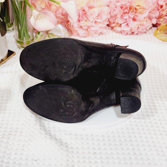 CLARKS Women's Jolissa Topaz Ankle Boot Black Leather Size 10M - Picture 10 of 10